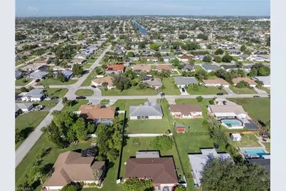 1233 SE 23rd Ave, Cape Coral, FL 33990 - Photo 9