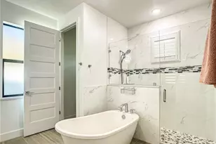 217 SW 21st St, Cape Coral, FL 33991 - Photo 31