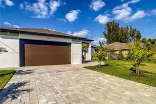 217 SW 21st St, Cape Coral, FL 33991 - Photo 5