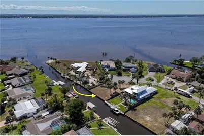 1806 Marina Cir, North Fort Myers, FL 33913 - Photo 5