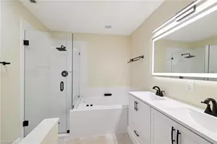 3770 Fieldstone Blvd, Naples, FL 34109 - Photo 15