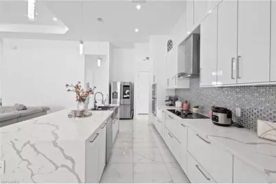 140 SE 16th St, Cape Coral, FL 33990 - Photo 9