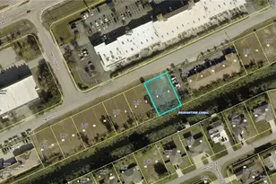 902 SW 4th St, Cape Coral, FL 33991 - Photo 1