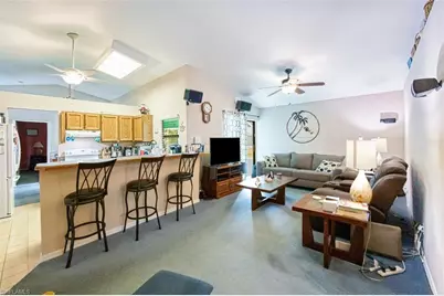 707 SE 9th Pl, Cape Coral, FL 33990 - Photo 13