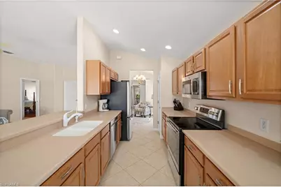 10028 Majestic Ave, Fort Myers, FL 33913 - Photo 15