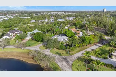 15600 Light Blue Cir, Fort Myers, FL 33908 - Photo 7