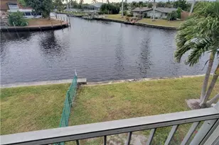 828 Victoria Dr, Cape Coral, FL 33904 - Photo 23