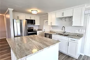 239 Tangerine Dr, Fort Myers, FL 33905 - Photo 5