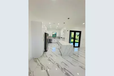 1013 Barcelona St E, Lehigh Acres, FL 33974 - Photo 13