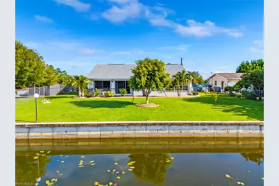 1010 NE 3rd St, Cape Coral, FL 33909 - Photo 3