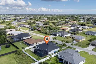 307 NE 6th Terrace, Cape Coral, FL 33909 - Photo 27