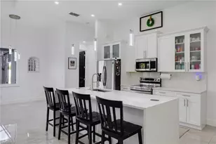 307 NE 6th Terrace, Cape Coral, FL 33909 - Photo 9