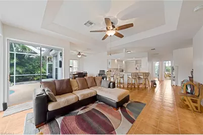 620 Mirror Lakes Falls Ct, Lehigh Acres, FL 33974 - Photo 7