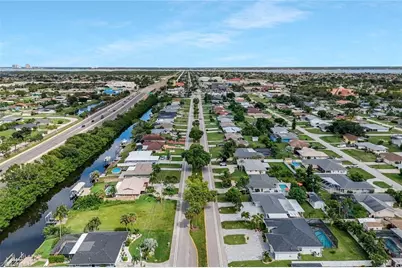 1317 Everest Pkwy, Cape Coral, FL 33904 - Photo 3