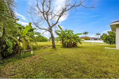1030 NE 2nd Pl, Cape Coral, FL 33909 - Photo 35