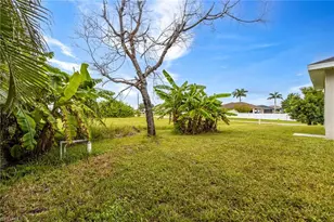 1030 NE 2nd Pl, Cape Coral, FL 33909 - Photo 35