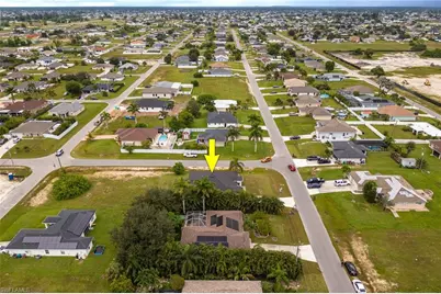 1030 NE 2nd Pl, Cape Coral, FL 33909 - Photo 47