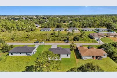 2709 50th St W, Lehigh Acres, FL 33971 - Photo 37