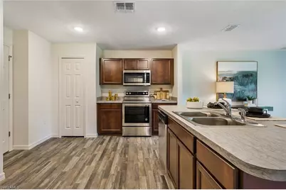 929 NW 8th Pl, Cape Coral, FL 33993 - Photo 13