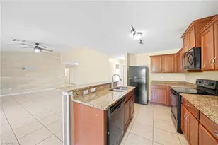 1005 SW 6th Pl, Cape Coral, FL 33991 - Photo 11
