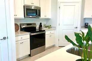 20610 Hazelnut Ct, Lehigh Acres, FL 33936 - Photo 9