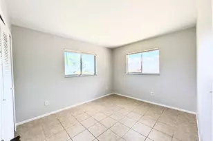 427 NE Pine Island Ln, Cape Coral, FL 33909 - Photo 11