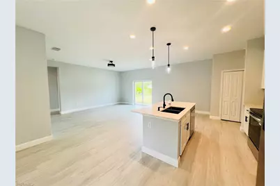 2718 Helen Pl, Lehigh Acres, FL 33971 - Photo 3