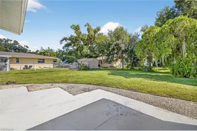21 E Mariana Ave, North Fort Myers, FL 33917 - Photo 29