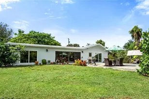 2271 Harbor Rd, Naples, FL 34104 - Photo 7