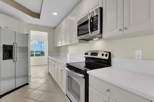 2745 1st St, Fort Myers, FL 33916 - Photo 9