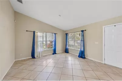 12211 Eagle Pointe Cir, Fort Myers, FL 33913 - Photo 5