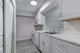 7410 Lake Breeze Dr, Fort Myers, FL 33907 - Photo 5