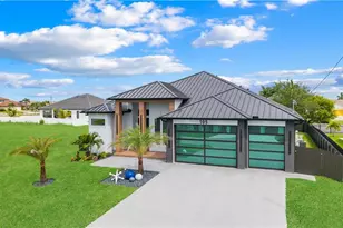 105 SW 33rd Pl, Cape Coral, FL 33991 - Photo 5