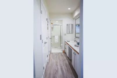 821 Gulf Pavilion Dr #204, Naples, FL 34108 - Photo 9