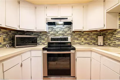 8407 S Haven Ln, Fort Myers, FL 33919 - Photo 13