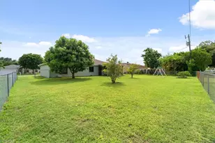 2213 SE 7th St, Cape Coral, FL 33990 - Photo 15