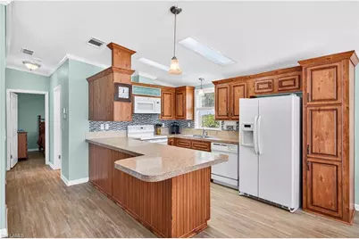 5720 Maplewood Ct, Fort Myers, FL 33905 - Photo 5