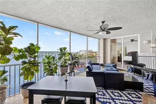 2090 W First St, Fort Myers, FL 33901 - Photo 25