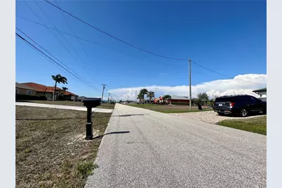 2204 NW 6th Pl, Cape Coral, FL 33993 - Photo 3