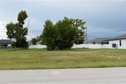 706 SW 21st St, Cape Coral, FL 33991 - Photo 3