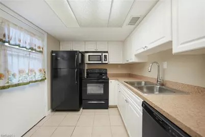 3100 Harbor Blvd #114, Port Charlotte, FL 33952 - Photo 11