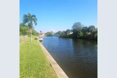 3315 SW 8th Ct, Cape Coral, FL 33914 - Photo 5