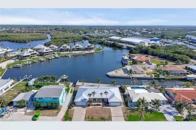 7775 Bocilla Ln, Bokeelia, FL 33922 - Photo 9