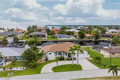 105 Sinclair St SE, Port Charlotte, FL 33952 - Photo 1