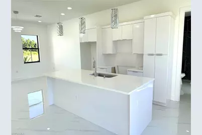 902 Wabasso Ct, Lehigh Acres, FL 33974 - Photo 3