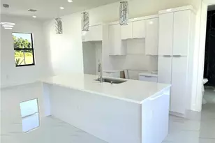 902 Wabasso Ct, Lehigh Acres, FL 33974 - Photo 3