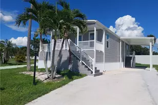 63 Poplar Pl, Fort Myers, FL 33908 - Photo 1