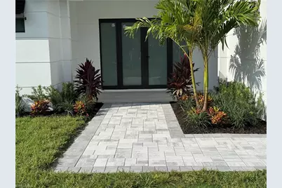 911 Asher St E, Lehigh Acres, FL 33974 - Photo 5