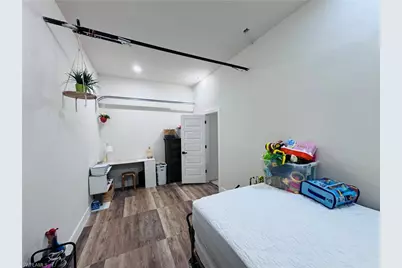 528 Jacaranda Pkwy E, Cape Coral, FL 33909 - Photo 45