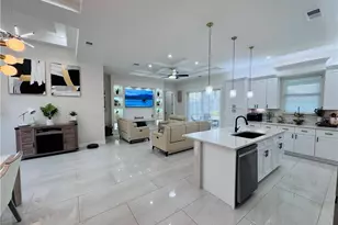528 Jacaranda Pkwy E, Cape Coral, FL 33909 - Photo 13